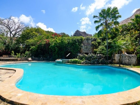 2 Bedroom Villa For Sale in Golf Coarse Road