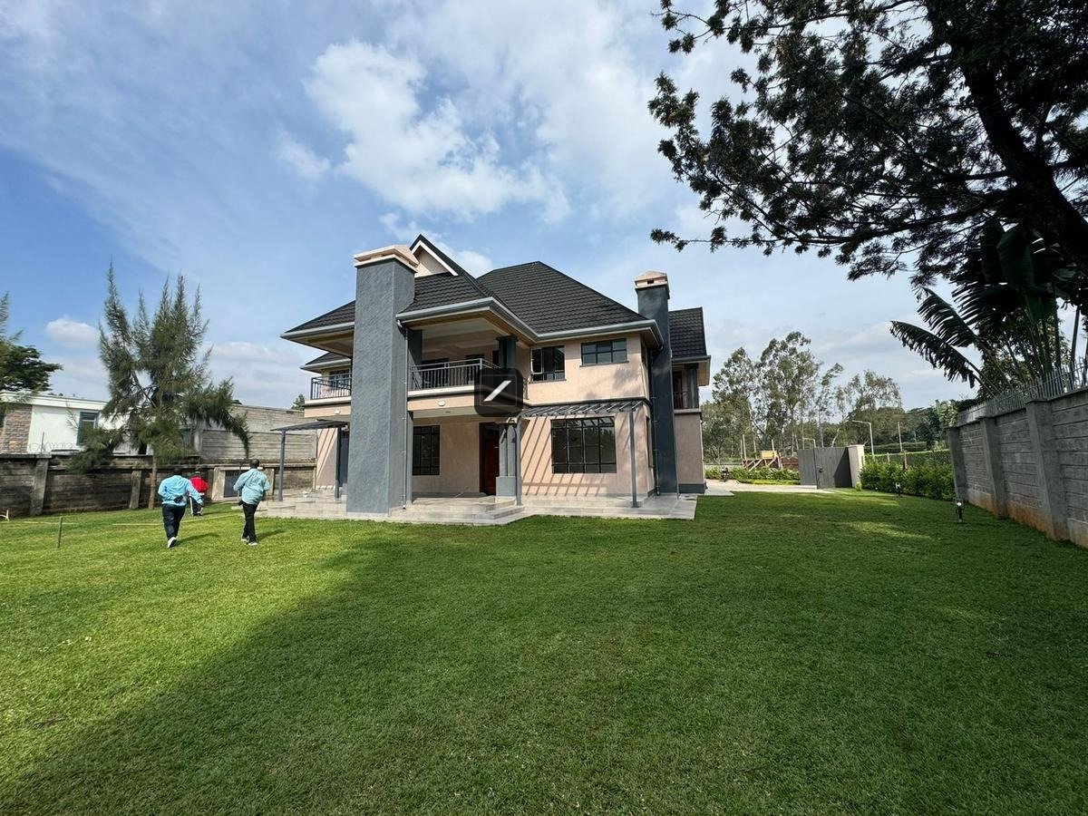 imgi_23_2864a1dc-a896-4a03-a65c-3f71ea9aa474 5 Bedroom Villa For Sale in Garden Estate