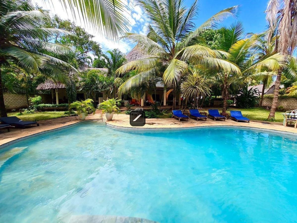 imgi_23_e34d06ee-e1b2-494c-8c6f-90b9e2dfd7ae 5 Bedroom Villa For Sale in Diani