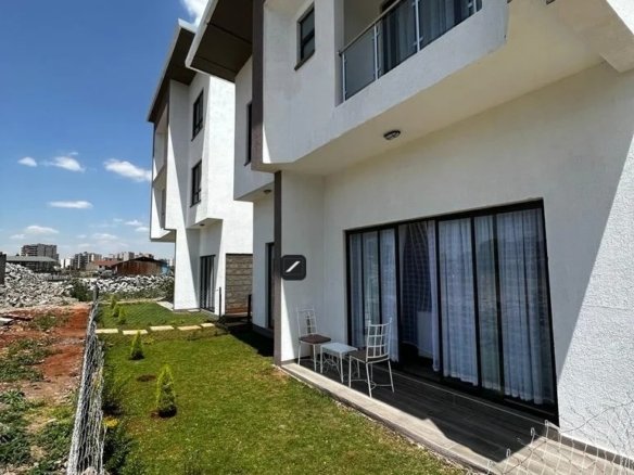 6 Bedroom Villa For Sale in South C