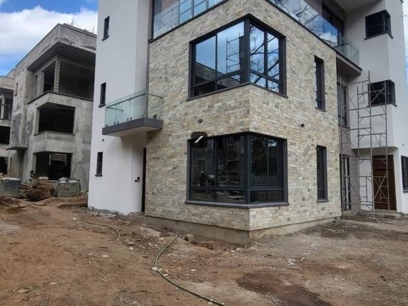 4 Bedroom Villa For Sale in Muthangari Road