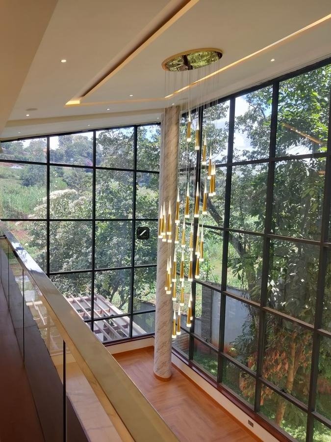 5 Bedroom Villa For Sale in Spring Valley
