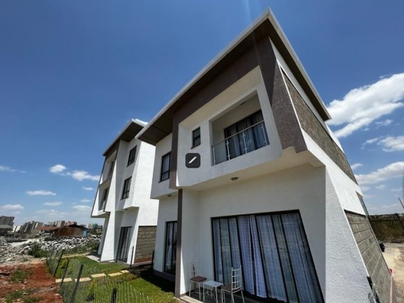 4 Bedroom Villas For Sale in South C