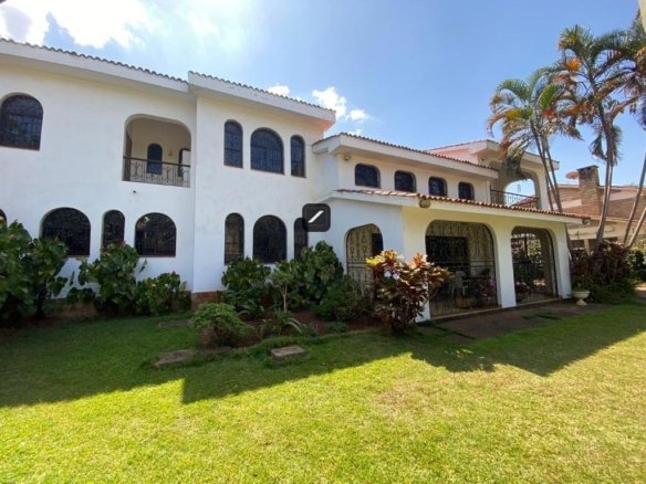 5 Bedroom With DSQ Villa For Sale in Runda