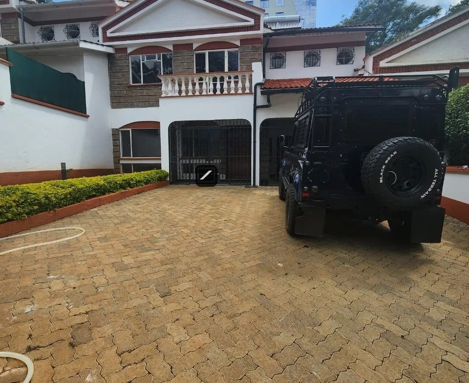 4 Bedroom Villa For Sale in Nairobi