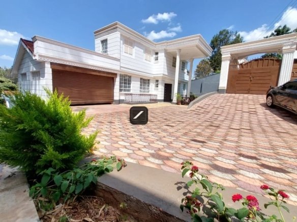 Six Bedroom villa For Sale in Kitisuru