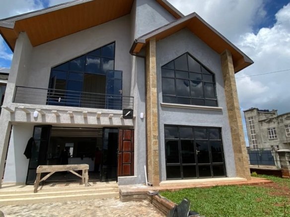 Four Bedroom Plus DSQ Villa For Sale in Juja