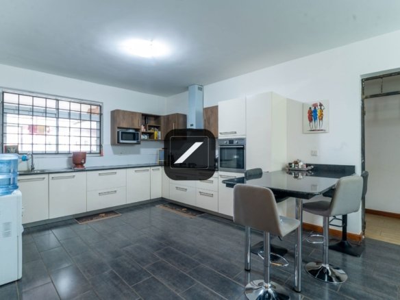 4 Bedroom apartment for sale in Parklands